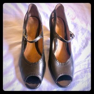 Clark's Artisan Black Patent Leather Peep Toe Throwback Pumps 11M